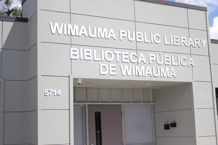 Entrance sign for Wimauma Public Library